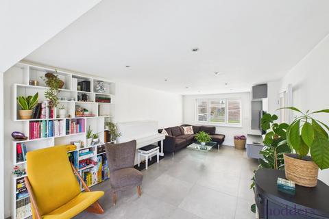 undefined, Cowley Avenue, Chertsey, Surrey, KT16