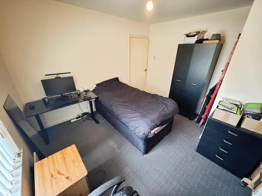Second bedroom