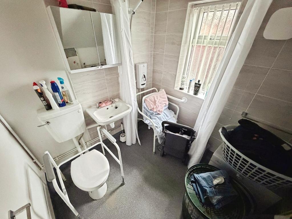 Downstairs shower room