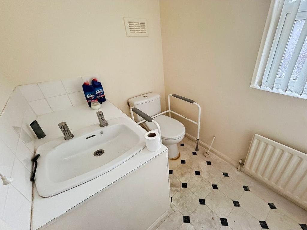 Upstairs wc