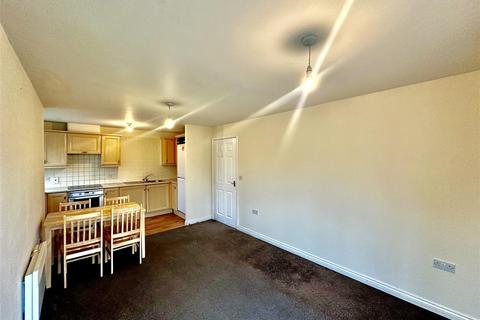 2 bedroom apartment to rent, Blackburn Way, Hounslow TW4