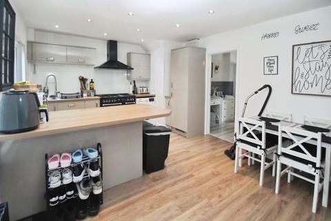 3 bedroom terraced house for sale, Sycamore Avenue, Golcar, West Yorkshire HD3