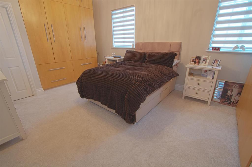 BEDROOM 1.jpg