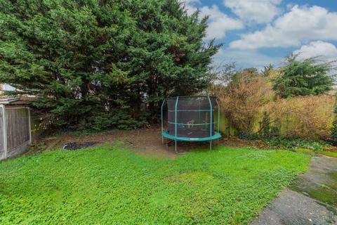 4 bedroom end of terrace house for sale, Woodlands Avenue, Finchley