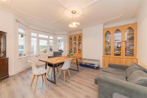 4 bedroom end of terrace house for sale, Woodlands Avenue, Finchley