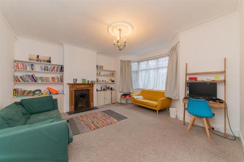 4 bedroom end of terrace house for sale, Woodlands Avenue, Finchley