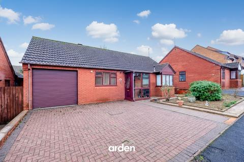 2 bedroom detached bungalow for sale, Fairoak Drive, Bromsgrove, B60