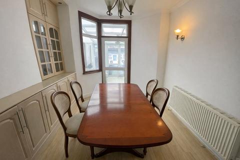 undefined, Abbotts Road, Greater London UB1
