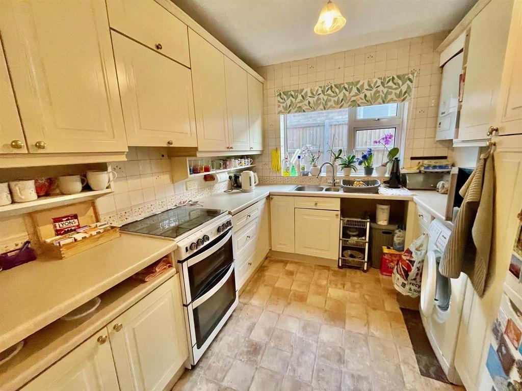 Park Drive 4 Kitchen.jpg