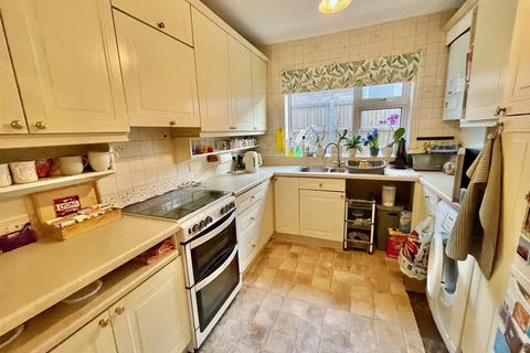 4 bedroom semi-detached bungalow for sale, Park Drive, Potters Bar EN6