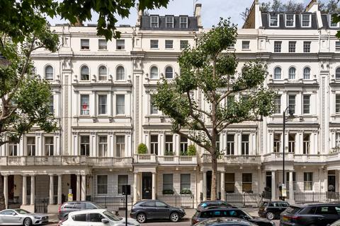 Queen's Gate, London, SW7