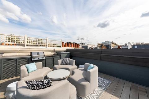 4 bedroom flat for sale, Queen's Gate, London, SW7