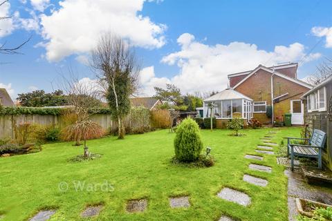3 bedroom chalet for sale, Priory Close, New Romney, Kent
