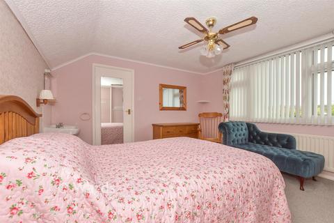 3 bedroom chalet for sale, Priory Close, New Romney TN28