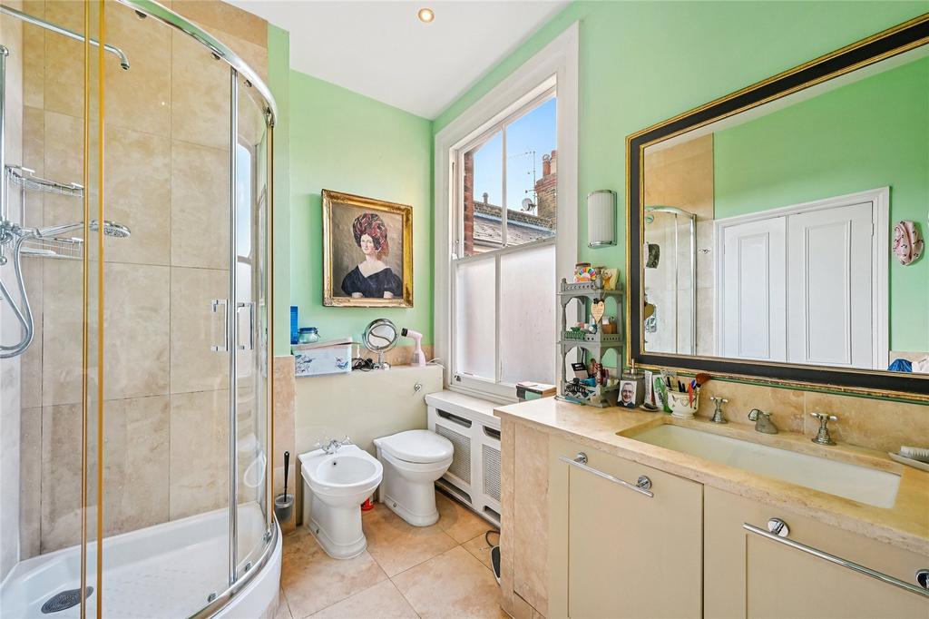 En Suite Bathroom
