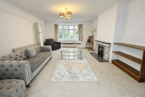 4 bedroom detached house to rent, Church Rd, Addlestone, KT15