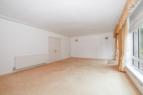 undefined, Frithsden Copse, Potten End, HP4