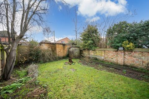 2 bedroom flat for sale, Cross Oak Road, Berkhamsted HP4