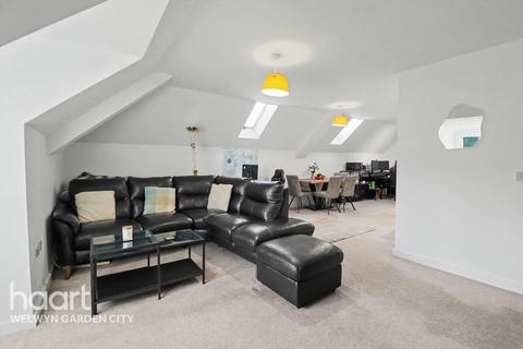 William Close, WELWYN GARDEN CITY