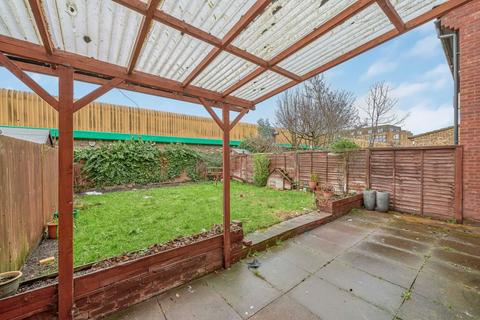 4 bedroom house to rent, Goodwin Close, Mitcham CR4