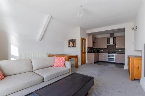 2 bedroom apartment to rent, Lake Road East, Cardiff CF23