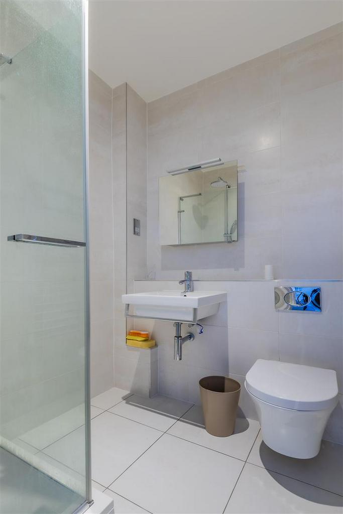 11 Glan Y Llyn Apartments-15.jpg