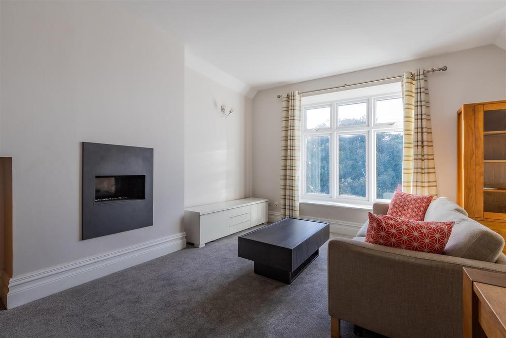 11 Glan Y Llyn Apartments-6.jpg