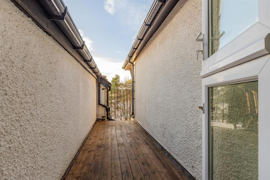 11 Glan Y Llyn Apartments-8.jpg