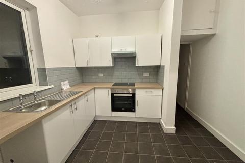 2 bedroom flat to rent, Stromness Road, Southend-On-Sea