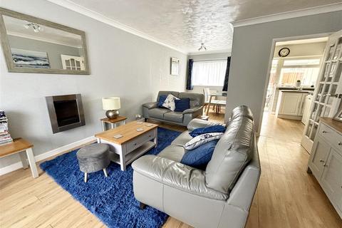 3 bedroom end of terrace house for sale, Carisbrooke Crescent, Poole BH15