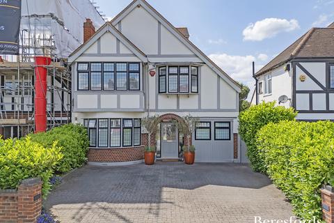5 bedroom detached house for sale, Corbets Tey Road, Upminster, RM14