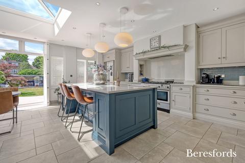 5 bedroom detached house for sale, Corbets Tey Road, Upminster, RM14