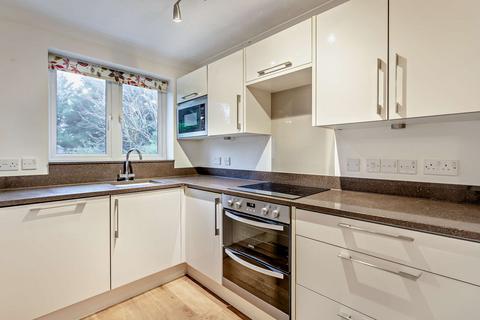 3 bedroom detached house for sale, Barnwell Close, Thrapston NN14