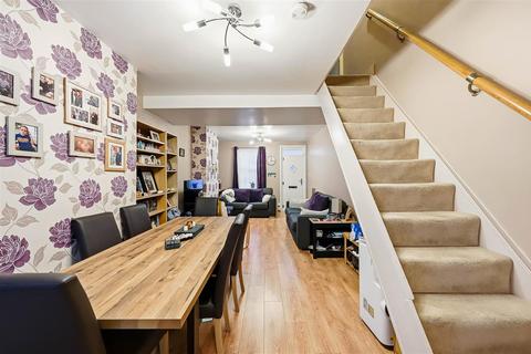 2 bedroom terraced house for sale, Ducketts Road, Crayford