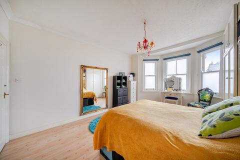 1 bedroom flat for sale, Martyr Road, Guildford, GU1
