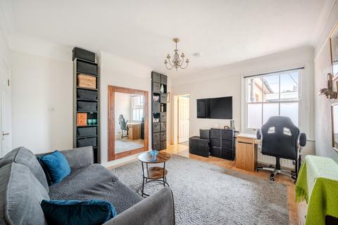 1 bedroom flat for sale, Martyr Road, Guildford, GU1