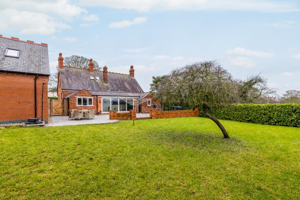21 Mill Hill (Nettleham)-15