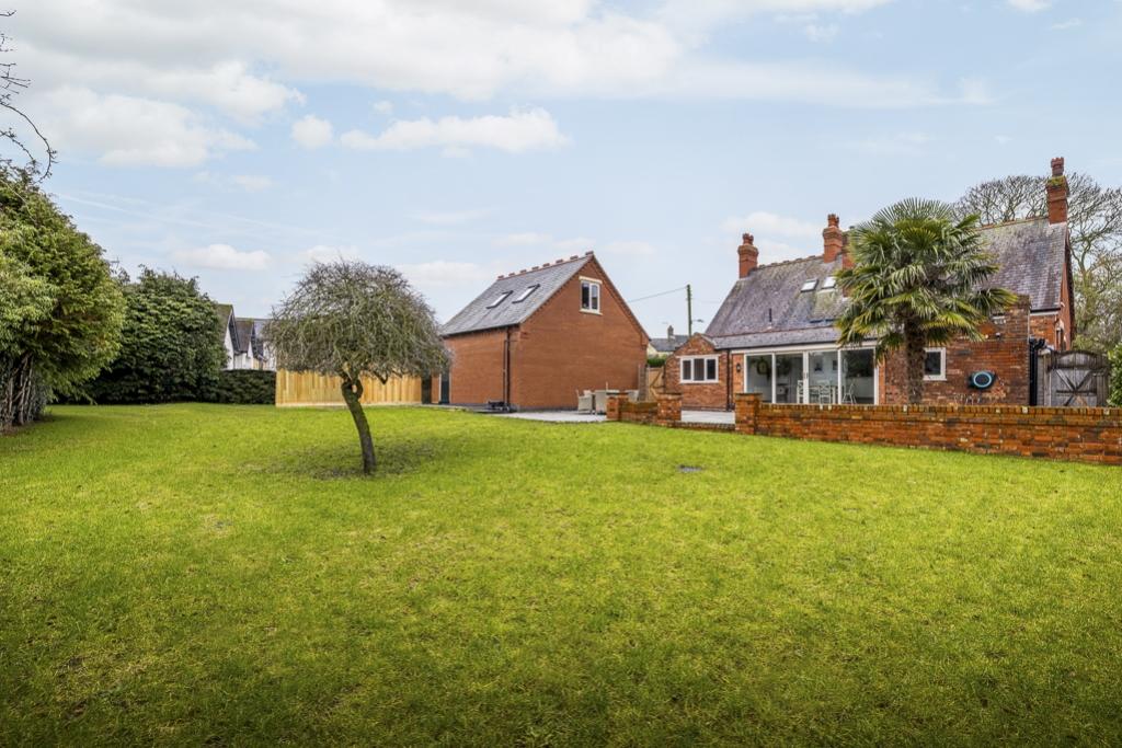 21 Mill Hill (Nettleham)-13