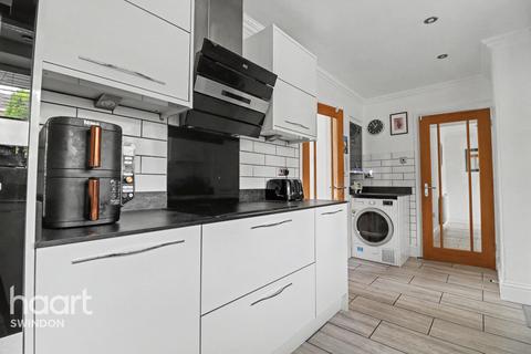 undefined, Tattershall, Swindon
