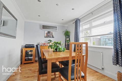undefined, Tattershall, Swindon