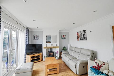 undefined, Tattershall, Swindon