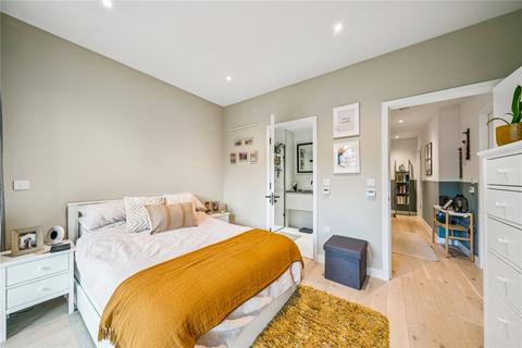 2 bedroom apartment for sale, Balham High Road, SW17