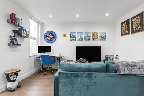 undefined, Melbourne Avenue, London W13