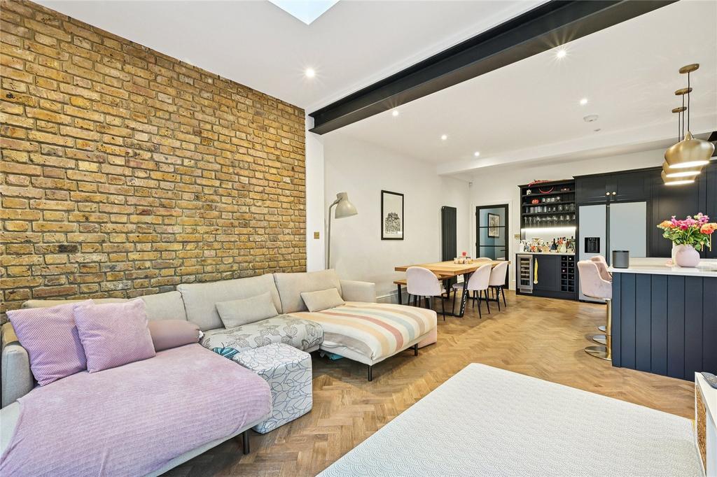 Kitchen/Dining