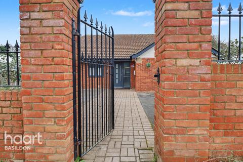 undefined, Clifton Road, Basildon - Outbuilding