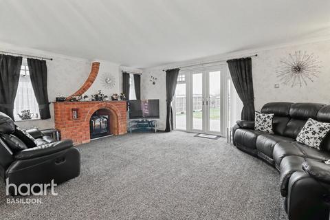 undefined, Clifton Road, Basildon - Outbuilding