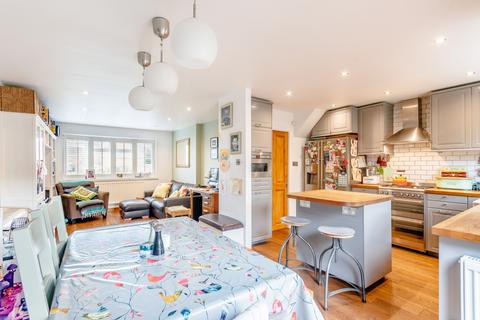 3 bedroom terraced house to rent, Colne Drive, Walton-On-Thames, Surrey, KT12