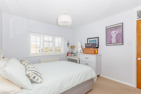 3 bedroom terraced house to rent, Colne Drive, Walton-On-Thames, Surrey, KT12