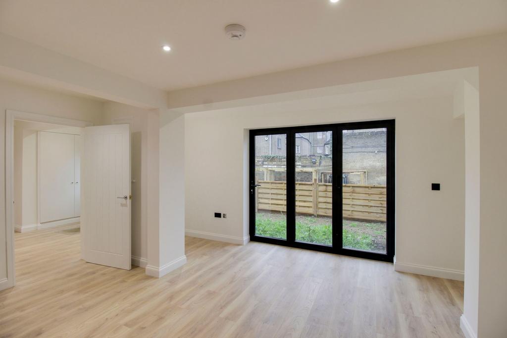 Kitchen / Living Area