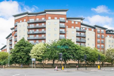 2 bedroom flat to rent, ASPECTS COURT, WINDSOR ROAD, SLOUGH,